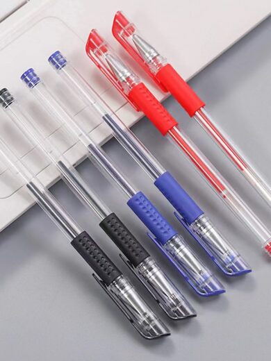 ปากกาลูกลื่นด้ามใส สีแดง น้ำเงิน และดำ
